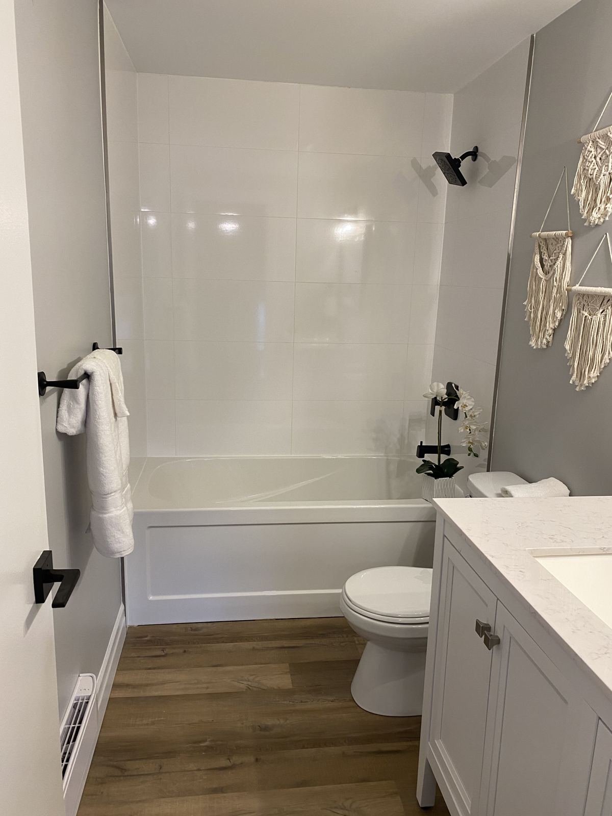 Limeridge Rd bathroom after renovation